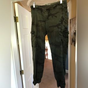 Camo crop Sanctuary jeans excellent condition . Non smoker no pets .